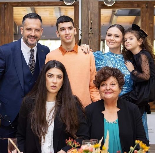 Mama lui Mădălin Ionescu la 81 de ani O aniversare memorabilă